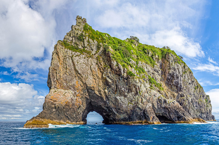 Hole in rock, Bay of Islands New Zealand